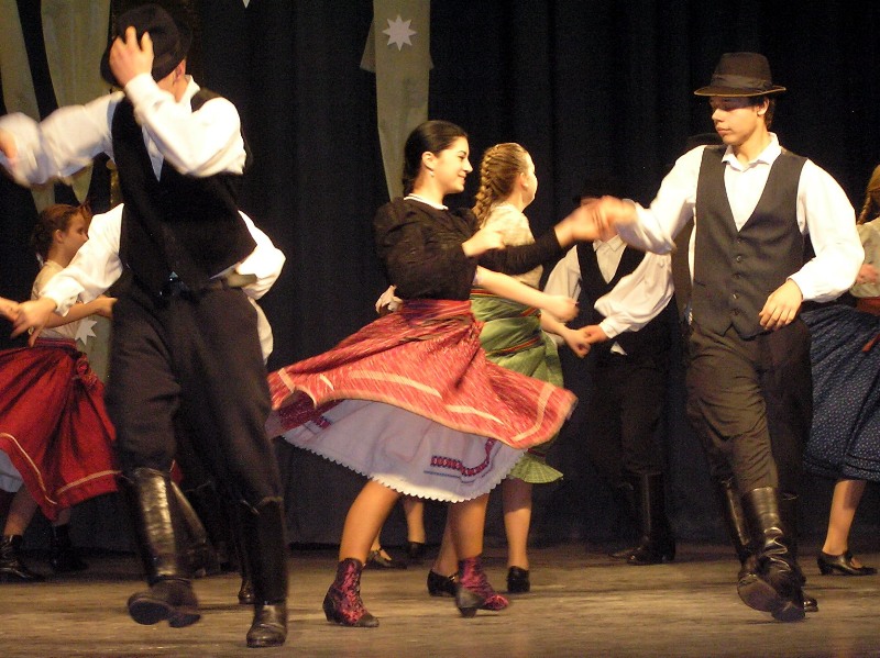 következő