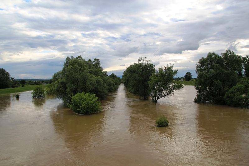 következő