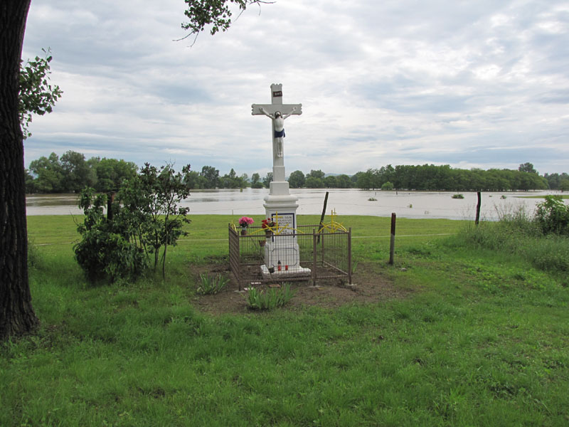 következő