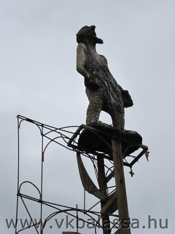 következő