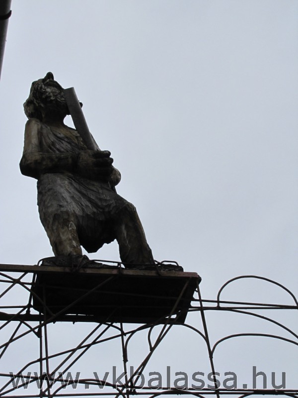 következő