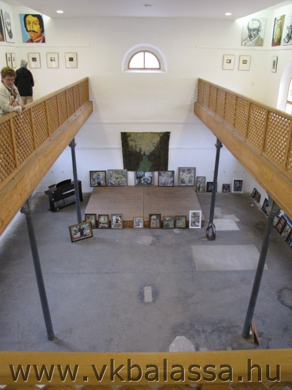 következő