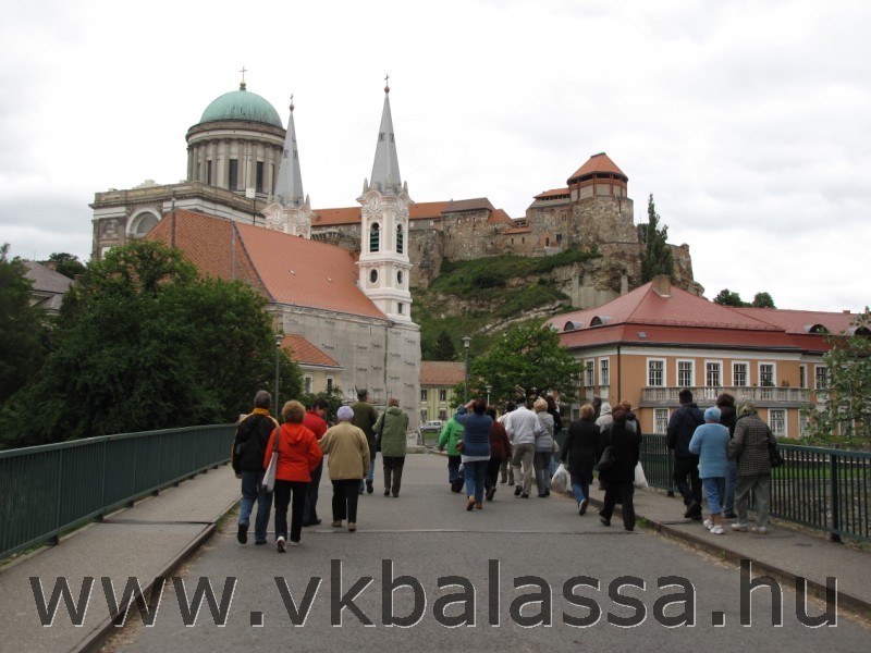 következő