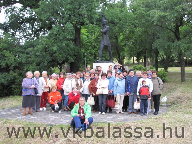 következő