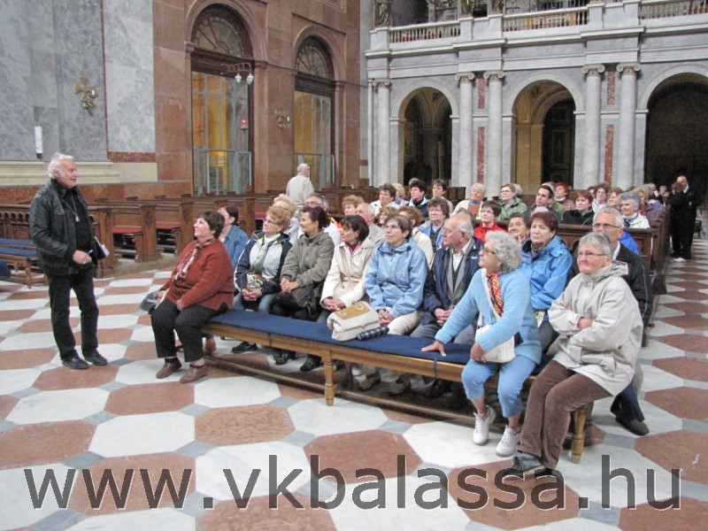 következő