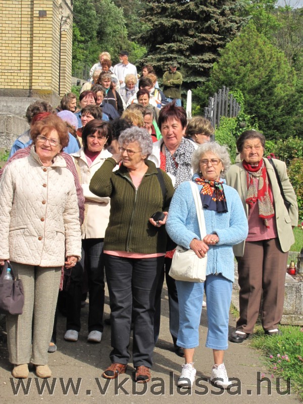 következő