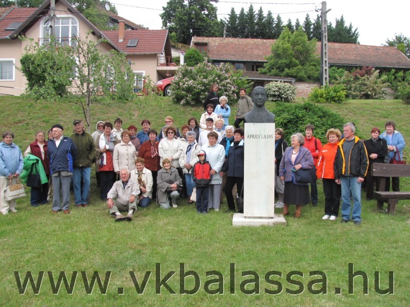 következő