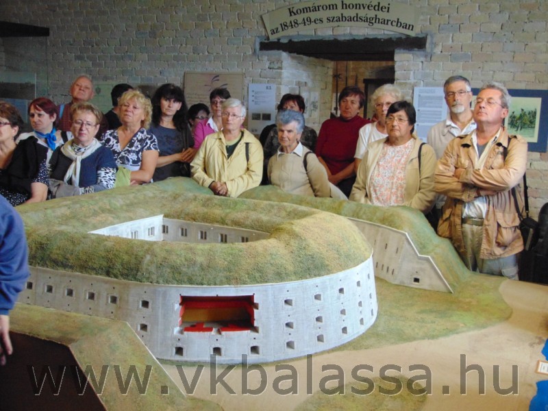 következő
