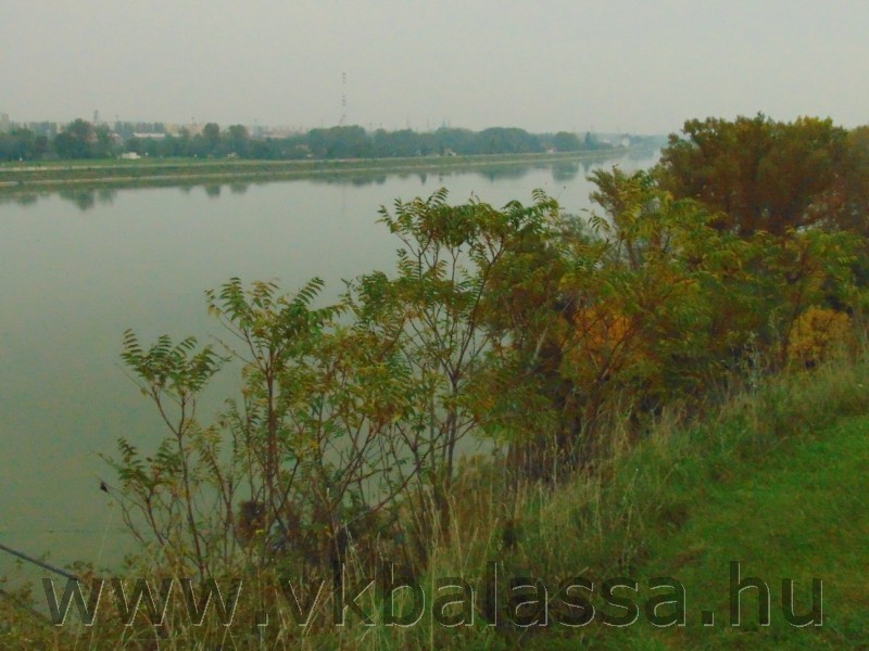 következő