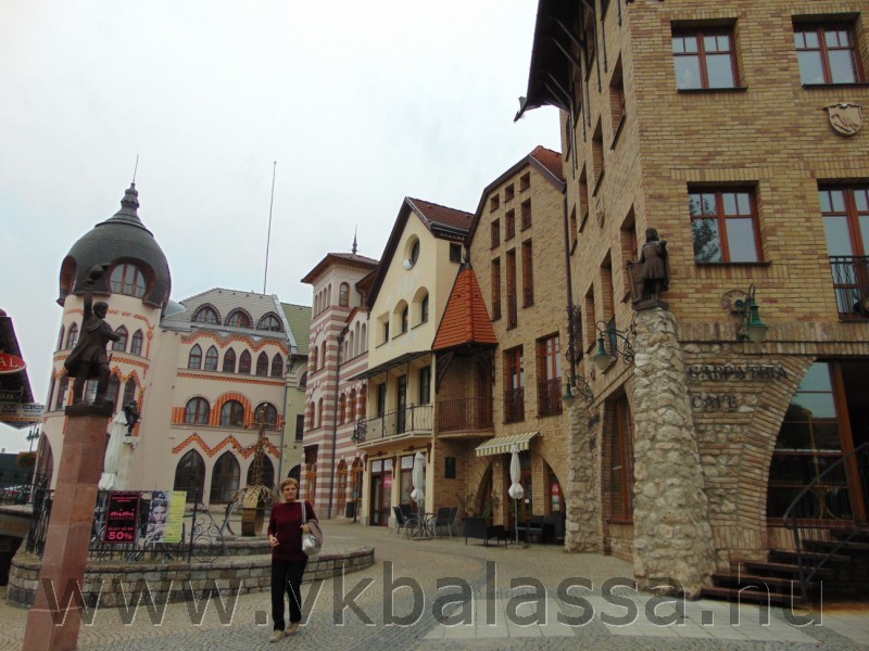 következő