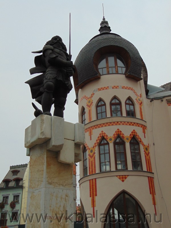 következő
