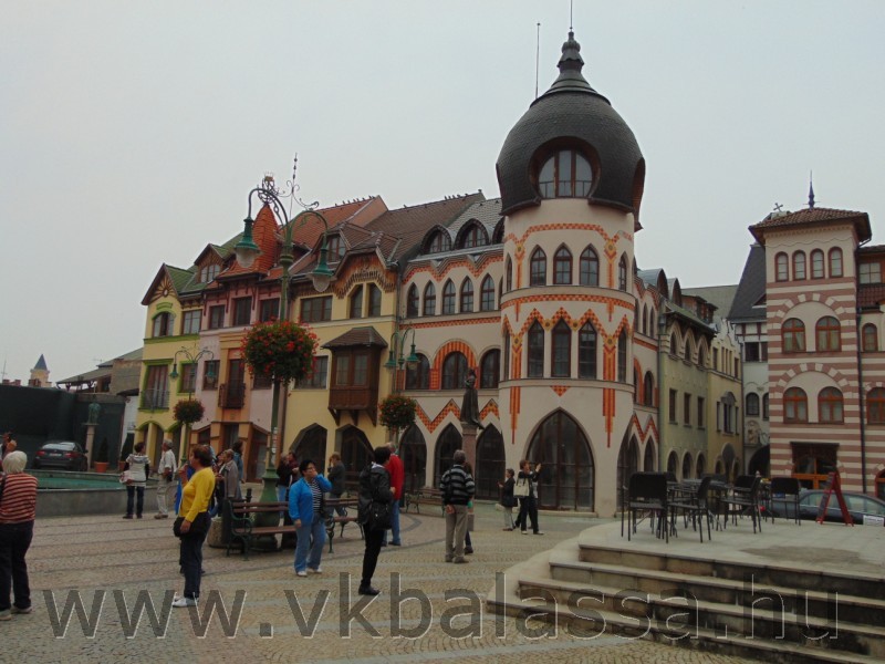 következő