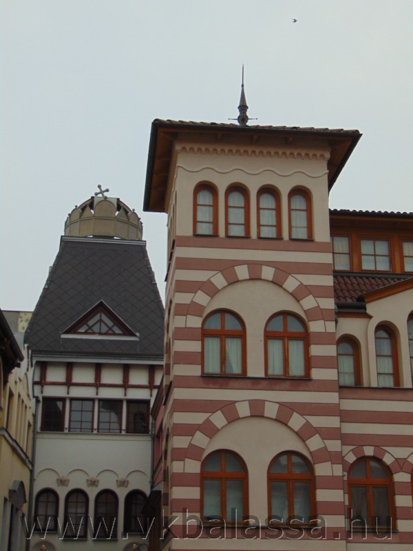 következő