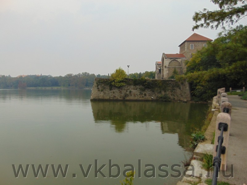 következő