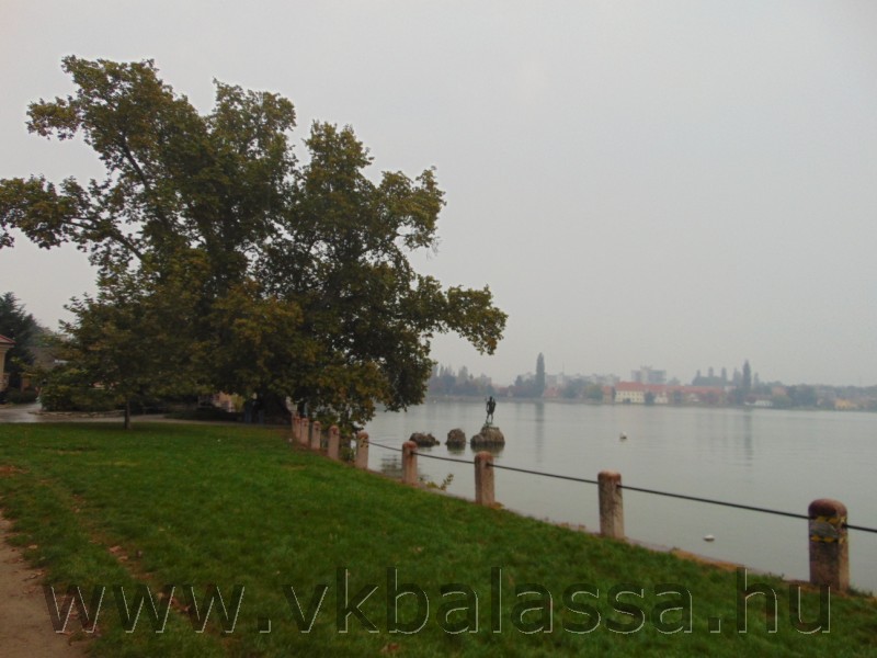 következő