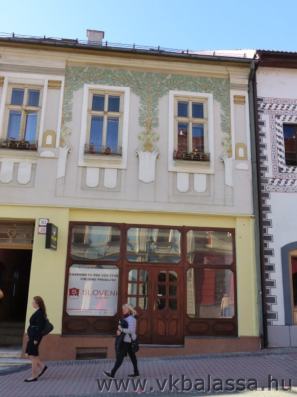 következő