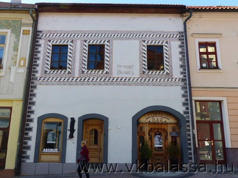 következő