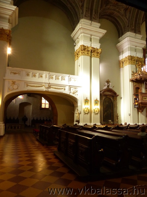következő
