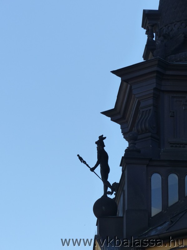 következő