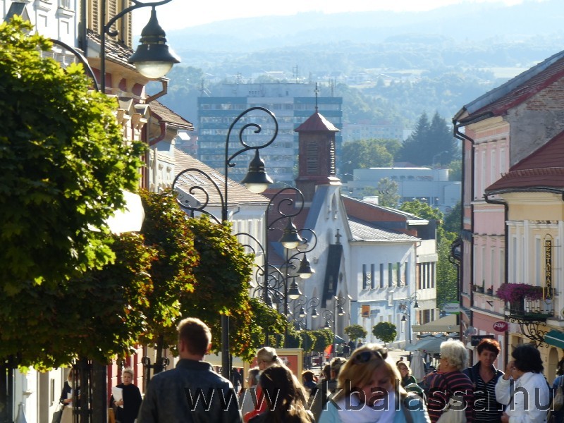 következő