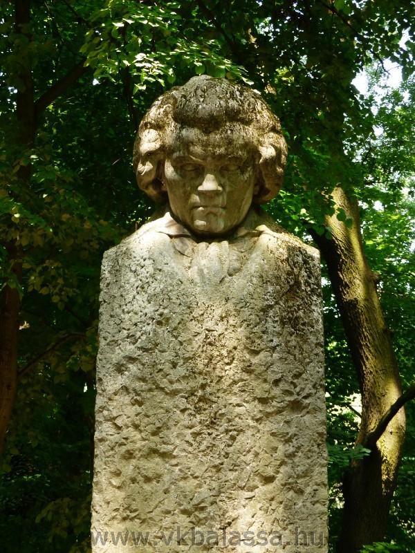 következő