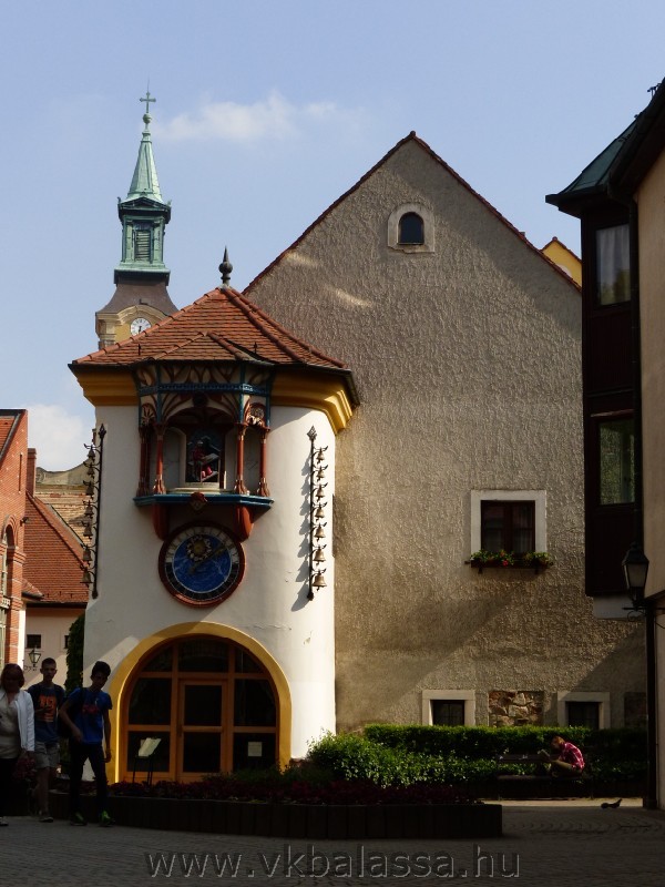 következő