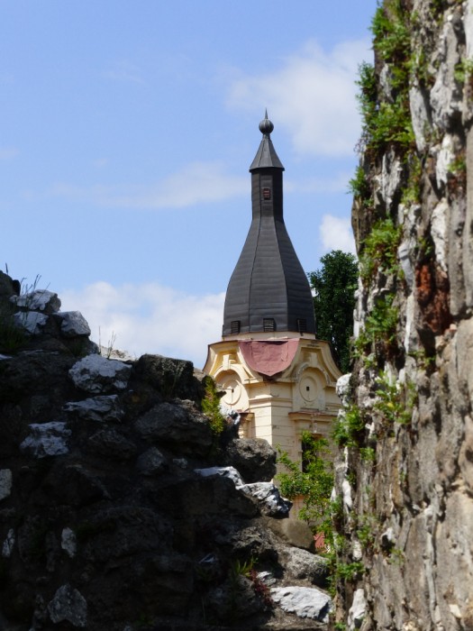 következő