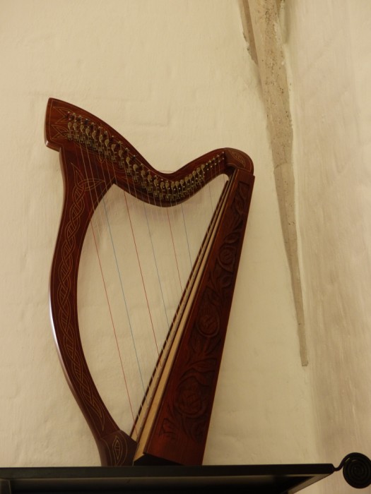 következő