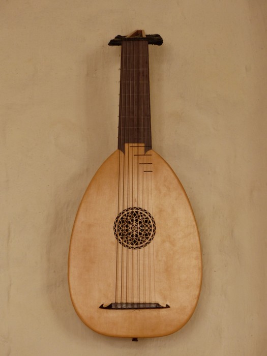 következő