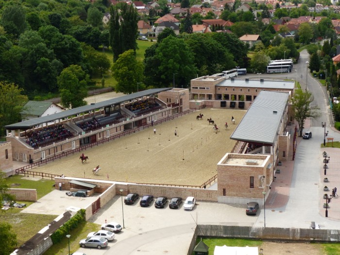 következő