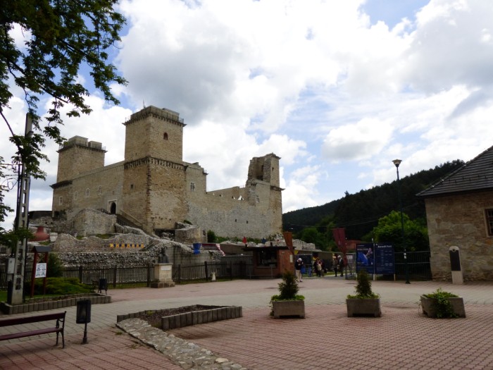 következő