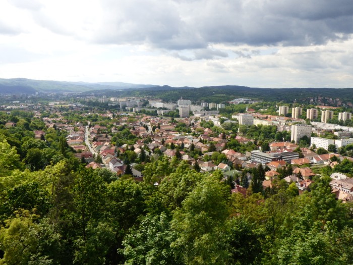 következő