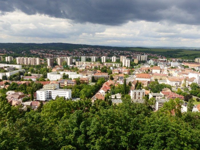 következő