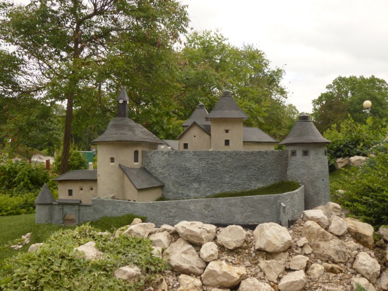 következő