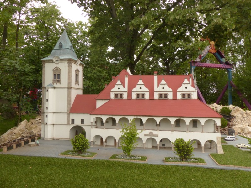következő