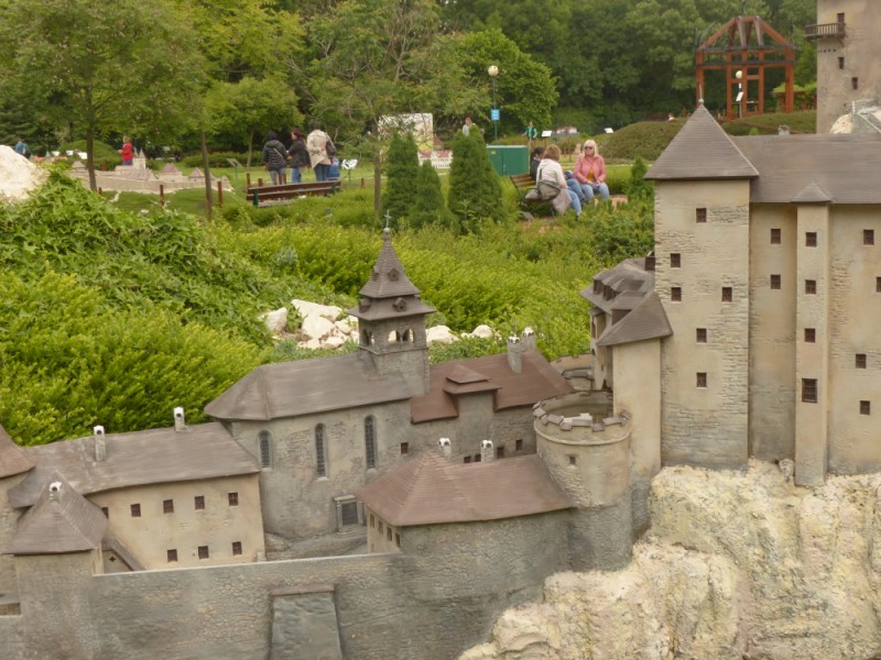 következő