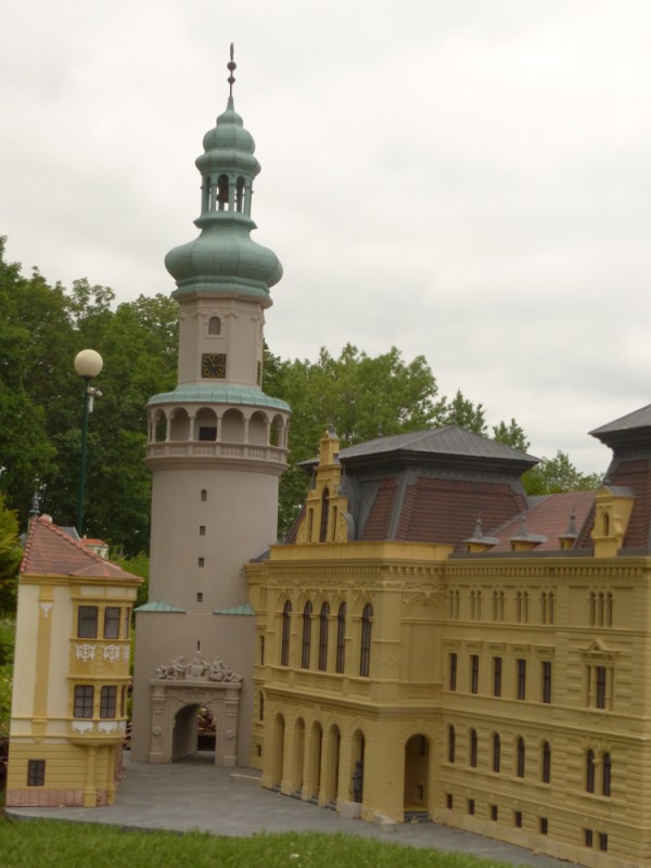 következő
