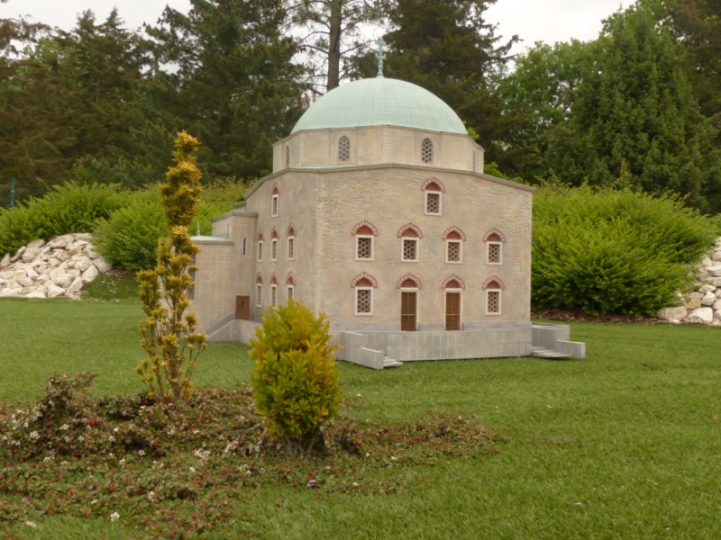 következő