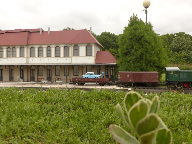 következő