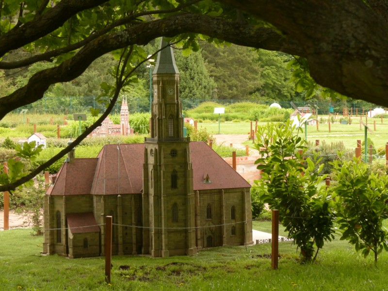 következő