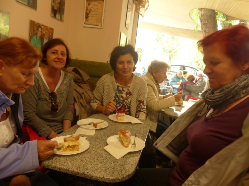 következő