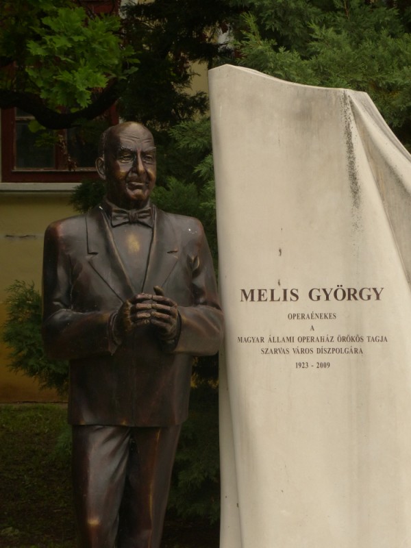 következő