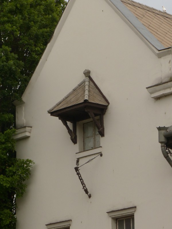 következő