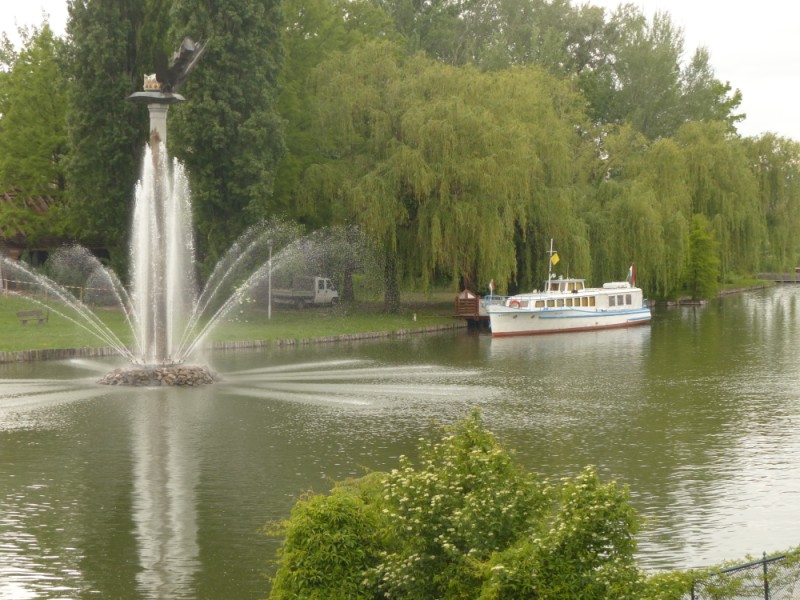 következő