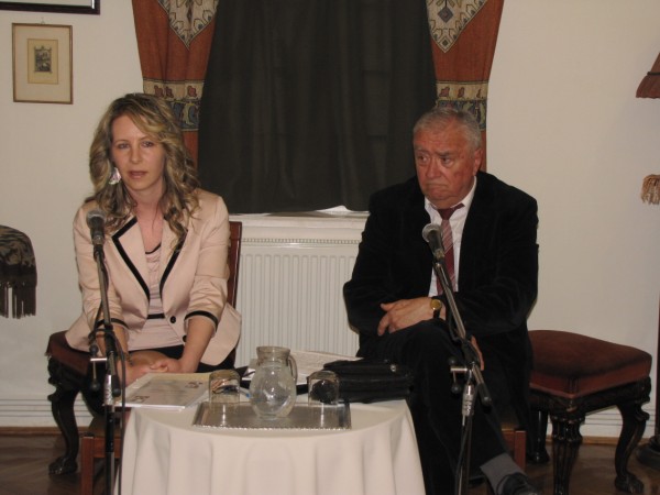 következő