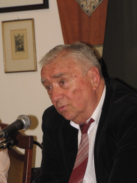 következő