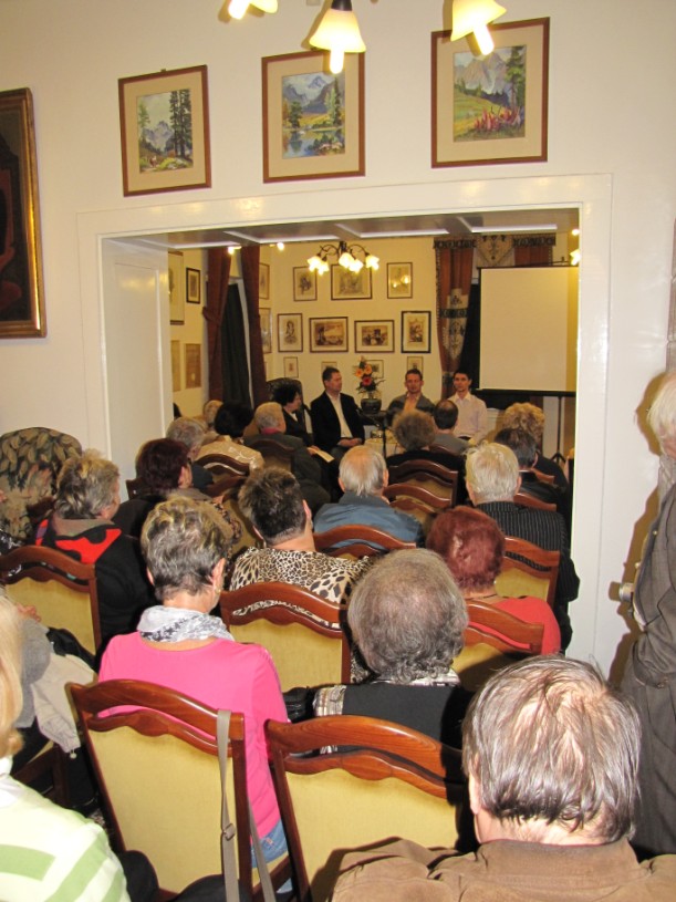 következő