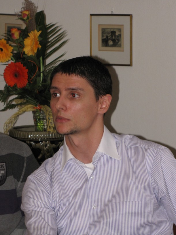 következő