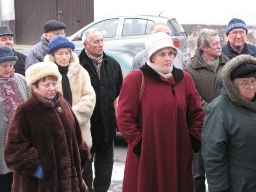 következő
