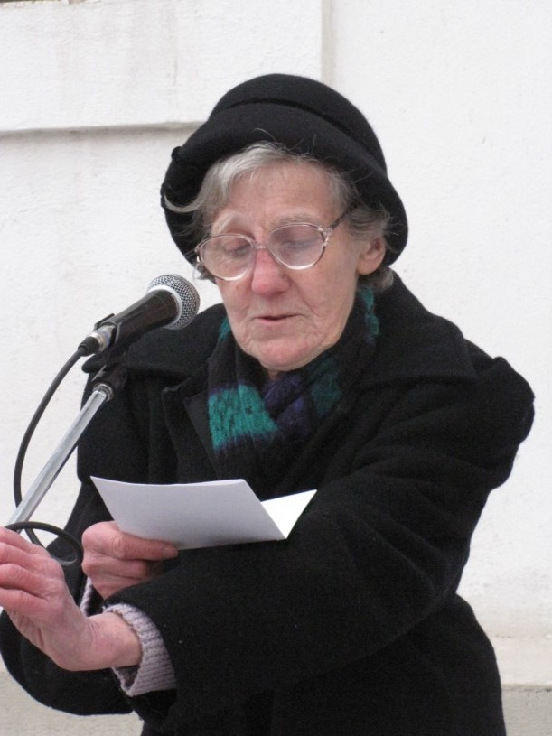 következő